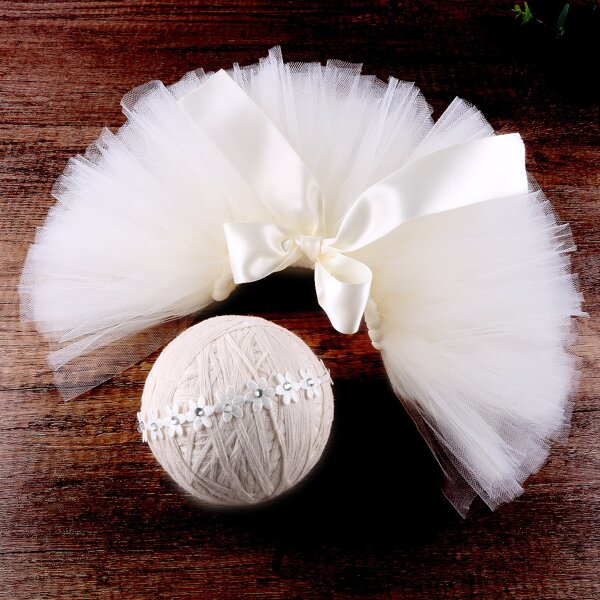 

Newborn Girl Bow Mesh Skirt & Headband, White