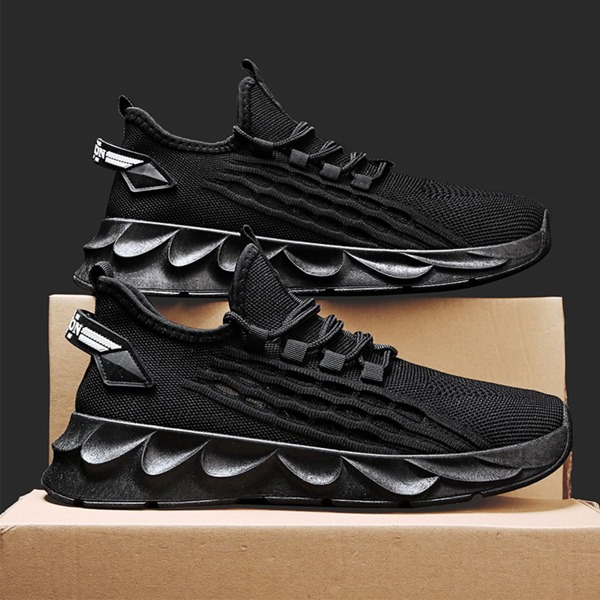 

Men Letter Tape Lace-Up Front Sneakers, Black