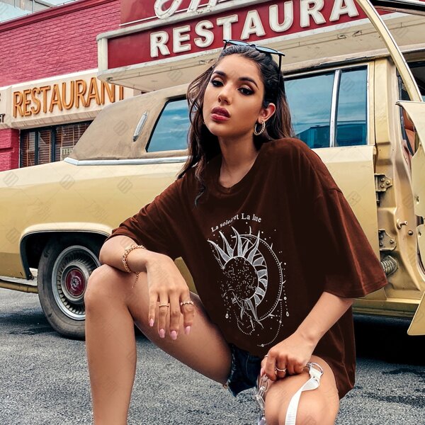 

Sun & Letter Graphic Oversized Tee, Rust brown