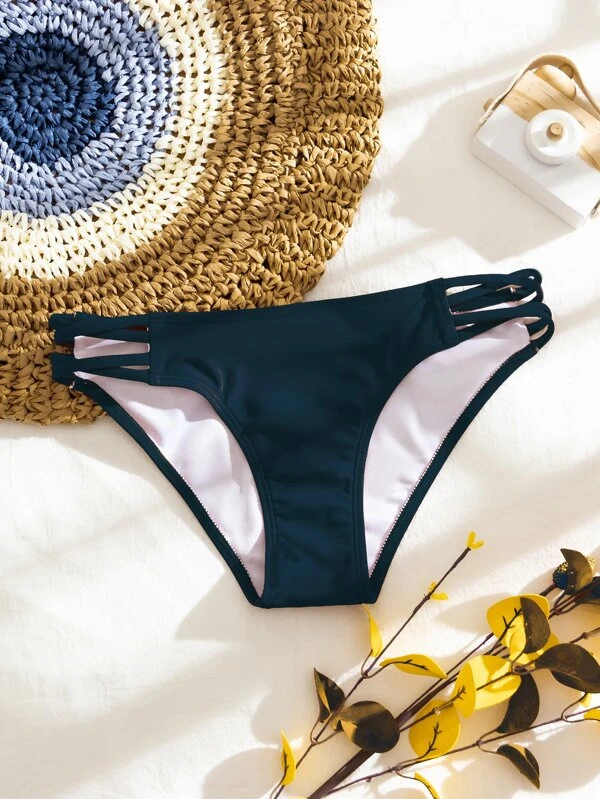 Braga bikini con tiras cruzadas con cordón Braga bikini con tiras cruzadas con cordón