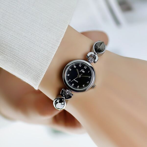 

Rhinestone Decor Strap Round Pointer Quartz Watch