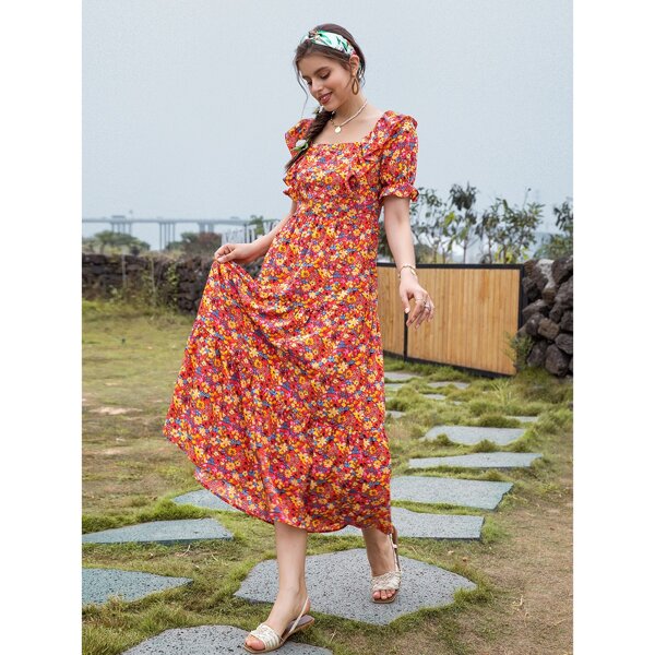 

Ditsy Floral Square Neck Dress, Multicolor