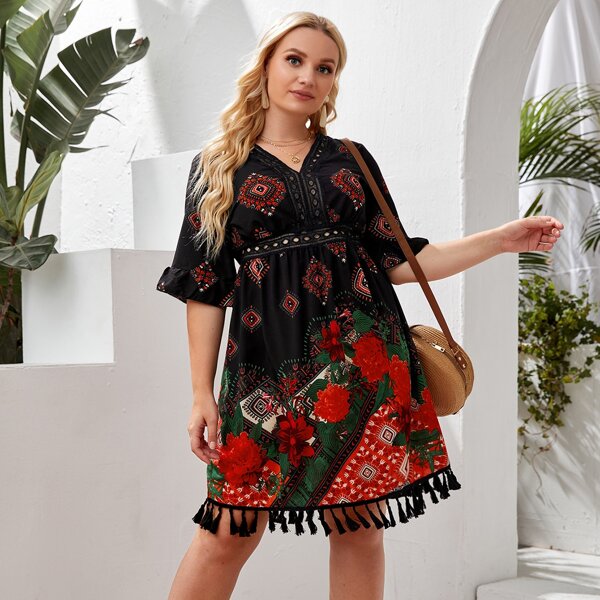 

Plus Floral Tassel Hem Cut Out Dress, Multicolor