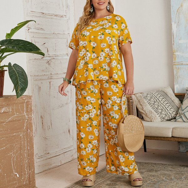 

Plus Daisy Floral Top & Pants Set, Yellow