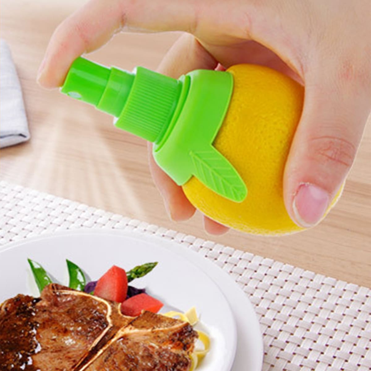 

1pc Juice Manual Sprayer, Green