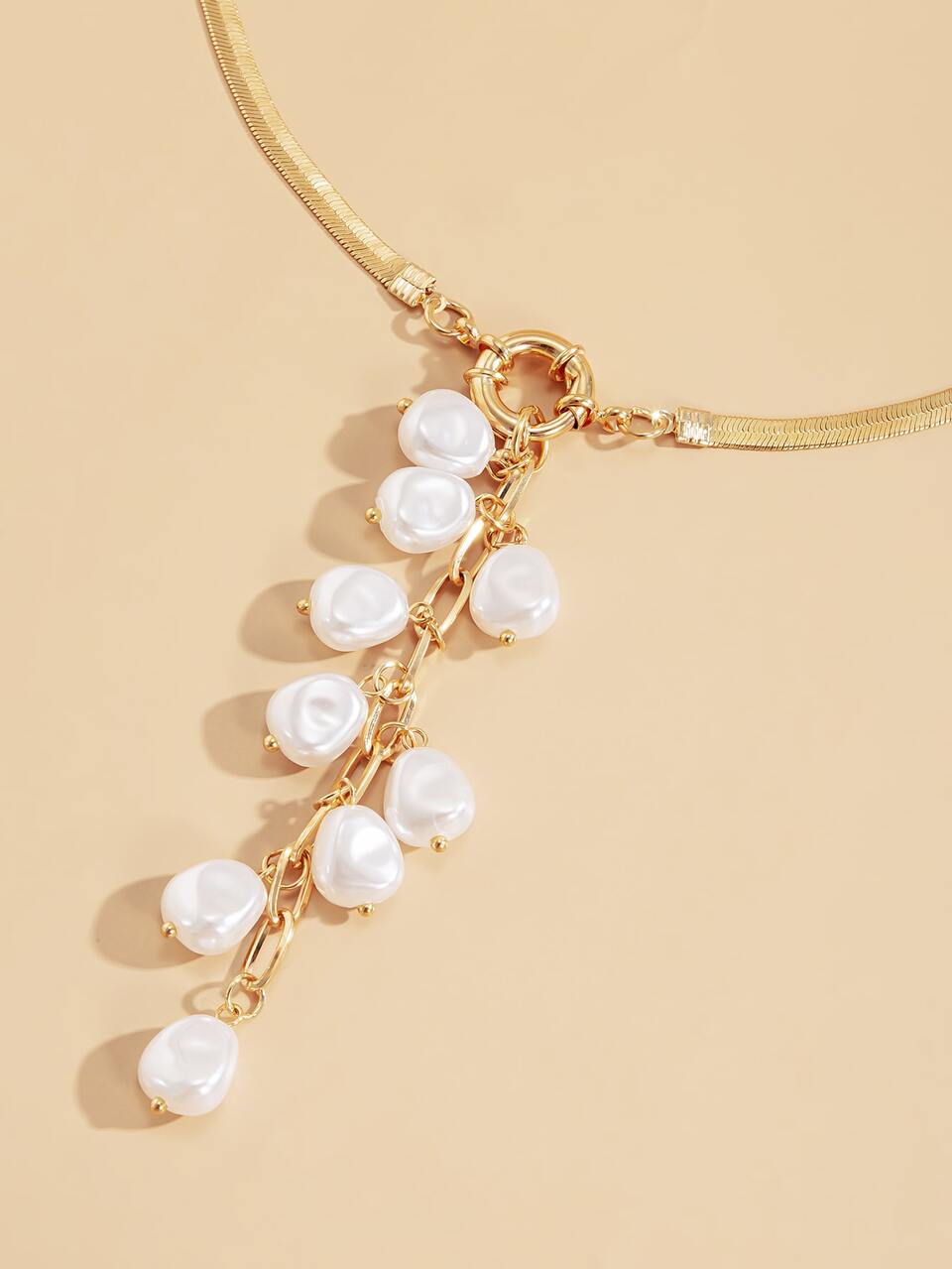 Faux Pearl Pendant Necklace
