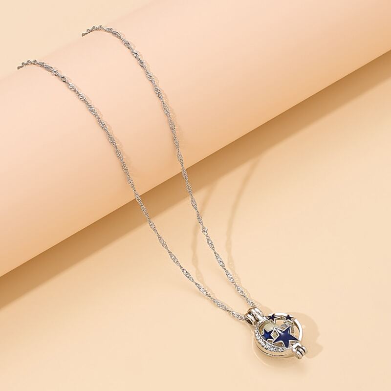 

Luminous Star Pendant Necklace, Silver