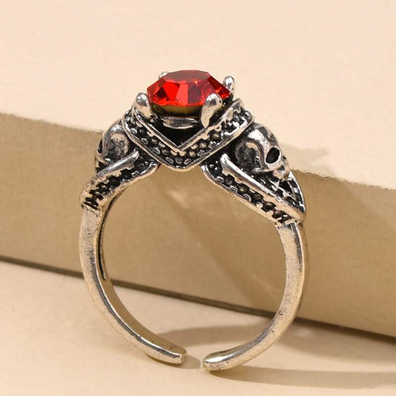 

Skull Gemstone Ring, Antique silver