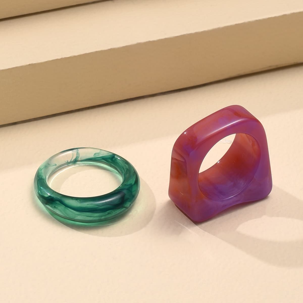 

2pcs Simple Resin Ring, Multicolor