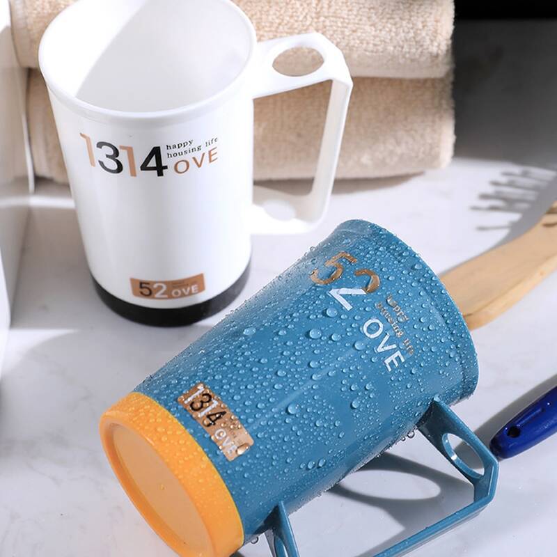 

1pc Letter Gargle Cup, Multicolor