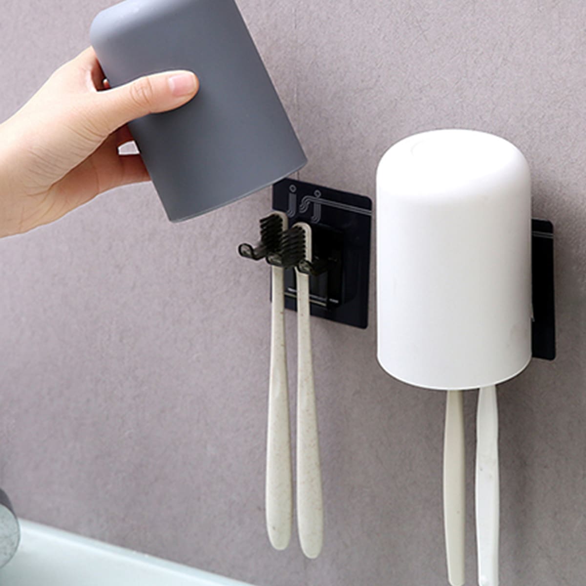 

1pc Wall Mount Gargle Cup, Multicolor