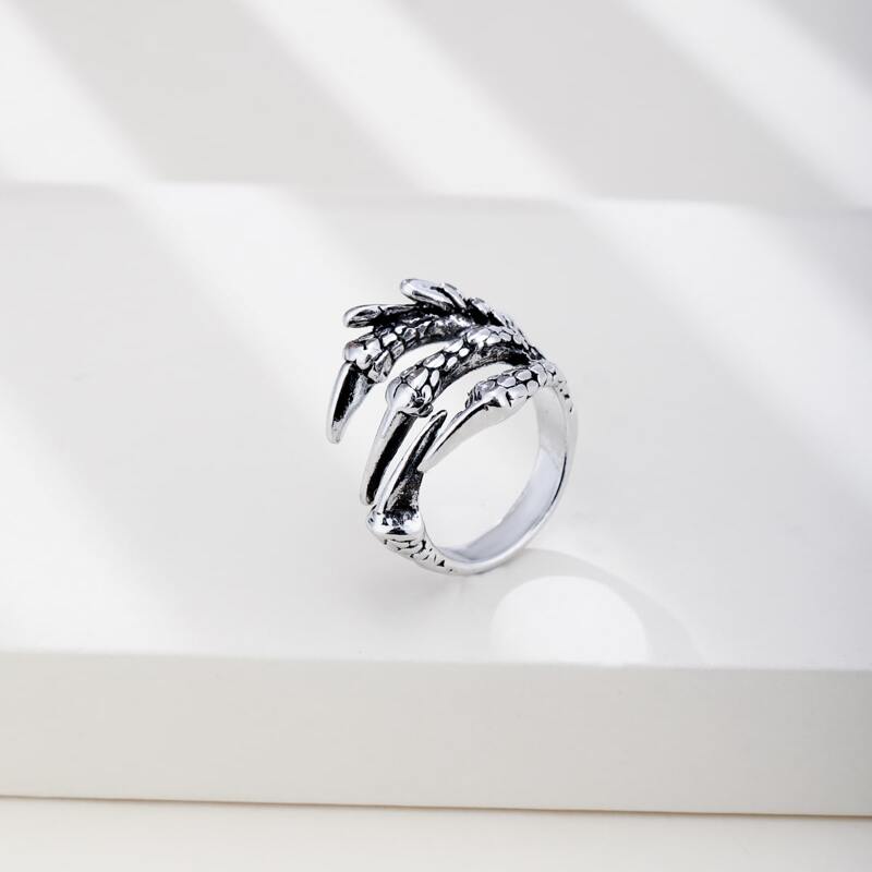 

Dragon Claw Ring, Silver