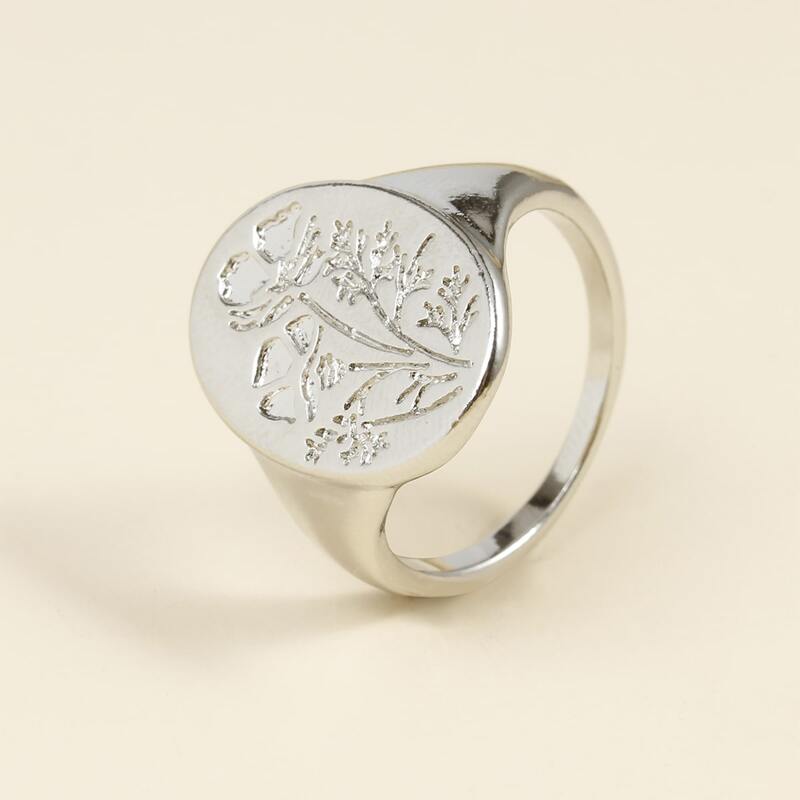 

Flower Engraved Ring, Silver