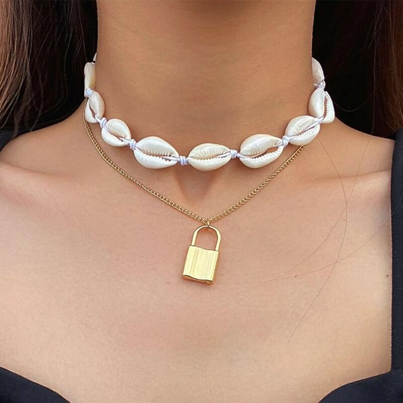 

2pcs Shell & Lock Decor Necklace, Gold