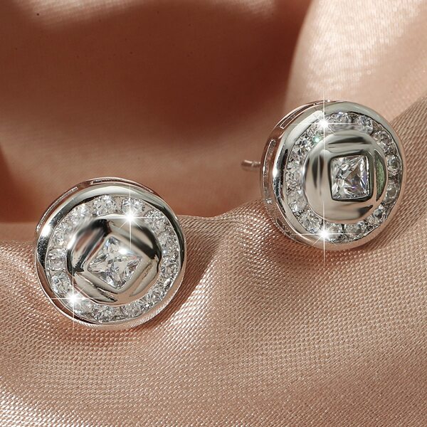 

Zircon Decor Round Stud Earrings, Silver