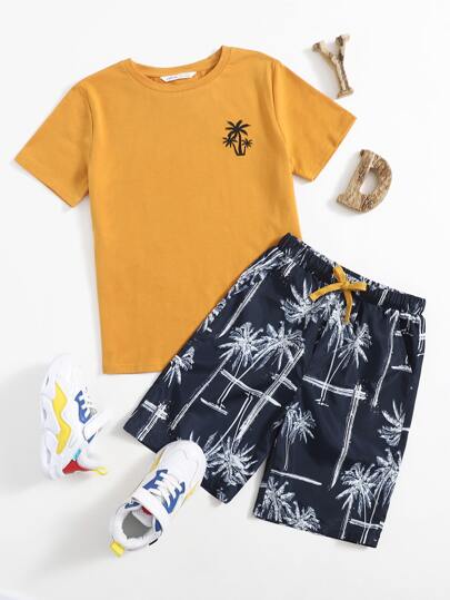 طقم شورت مع لباس علوي بطباعة استوائي للاولاد