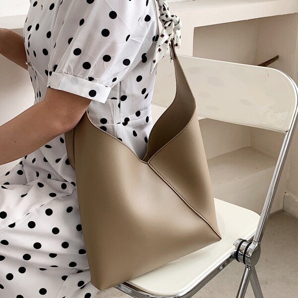 

Minimalist Shoulder Bag, Khaki