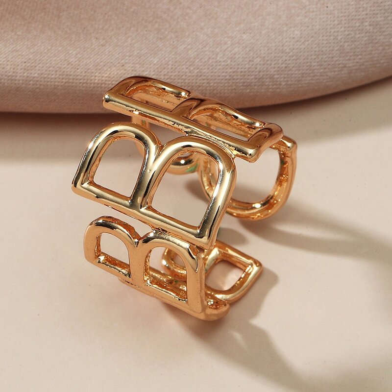 

1pc Letter Ring, Gold