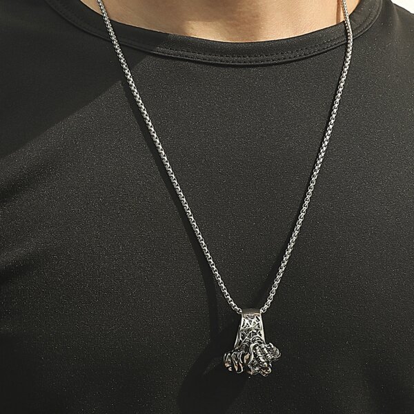 

Men Metallic Pendant Necklace, Silver