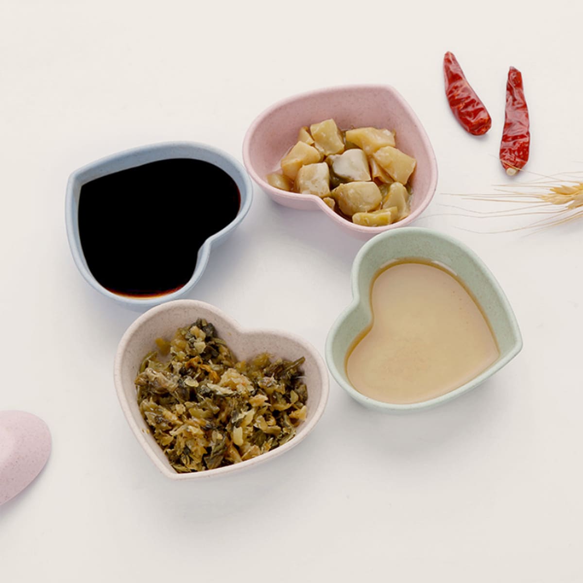 

4pcs Heart Seasoning Dish, Multicolor