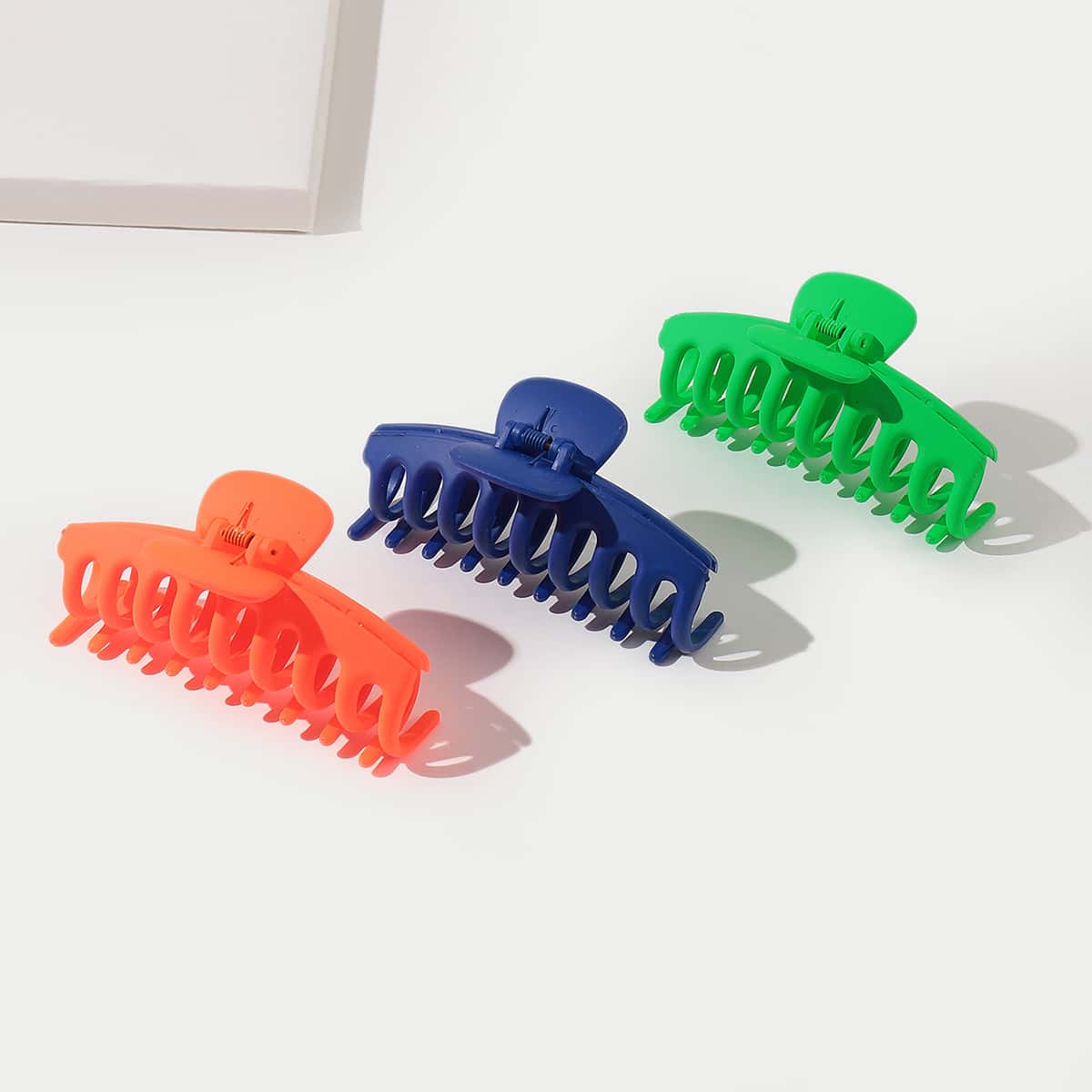 

3pcs Solid Hair Claw, Multicolor