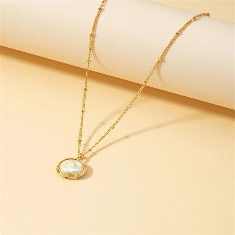 

Round Pendant Necklace, Gold