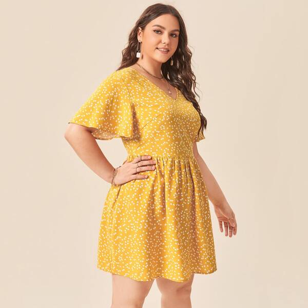 

Plus Allover Heart Print A-line Dress, Yellow