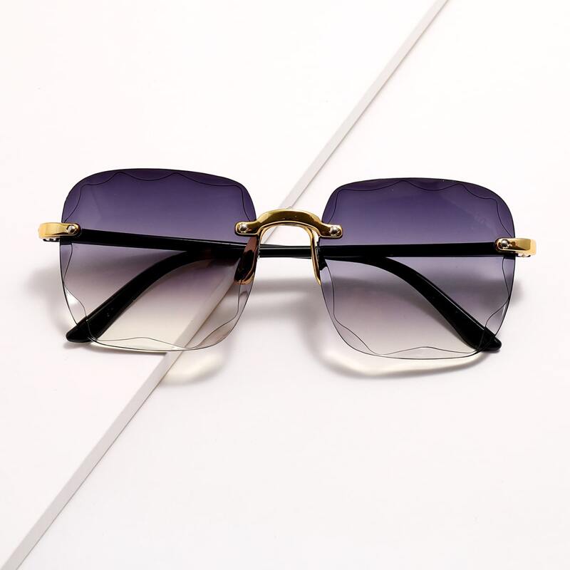 

Square Frame Sunglasses