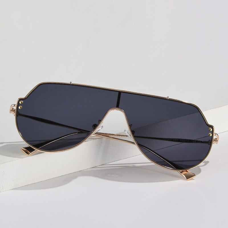 

Metal Frame Aviator Sunglasses