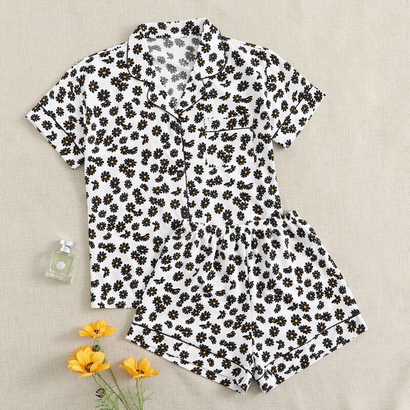 

Floral Print Lapel Neck Night Set, Black and white