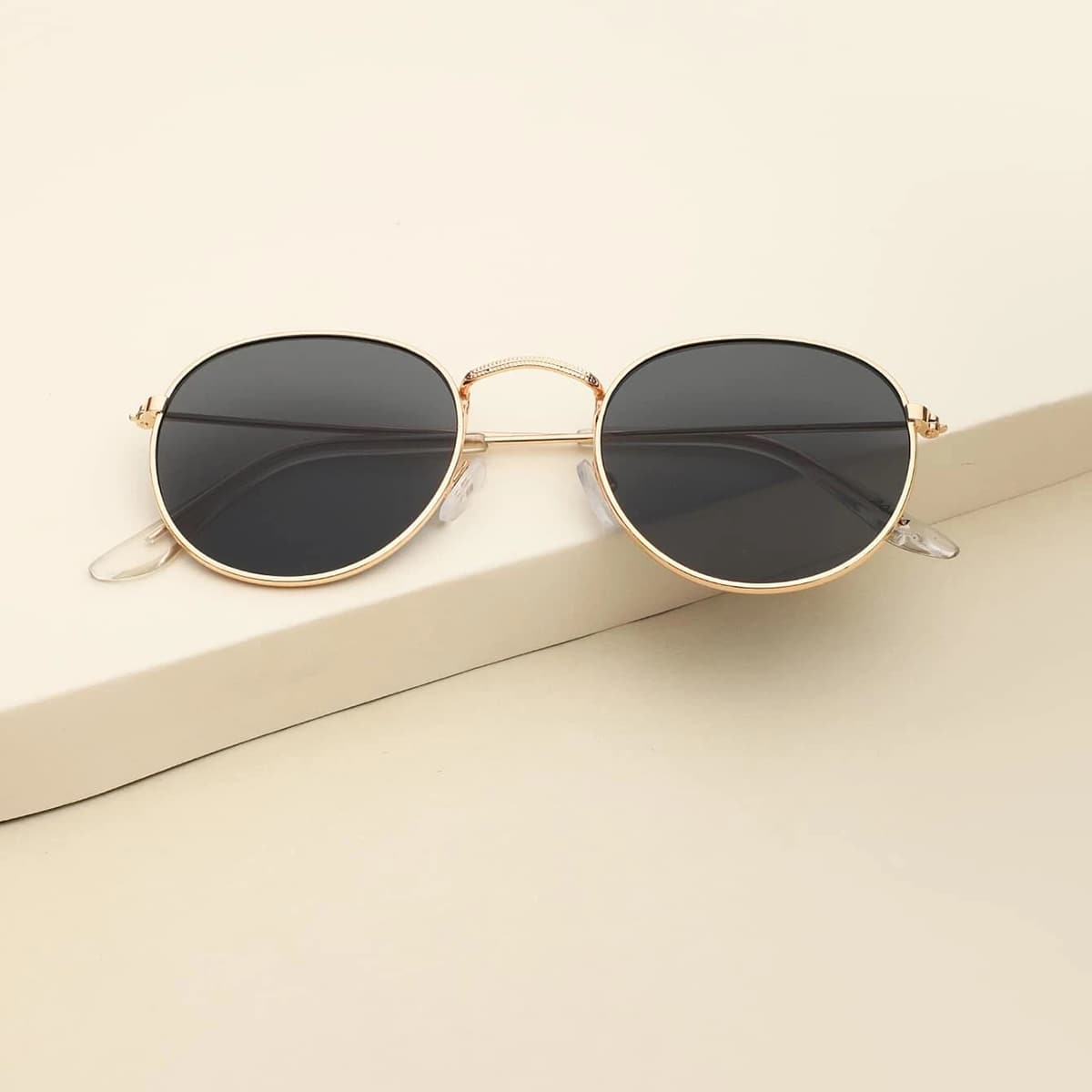 

Metal Round Frame Sunglasses