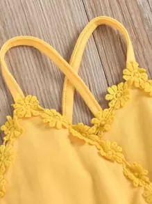 SHEIN 年輕少女向日葵印花貼花交叉吊帶連體褲 - 彩色 - 查看 3