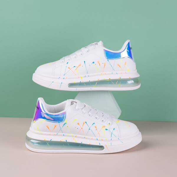 

Graffiti Design Holographic Skate Shoes, White