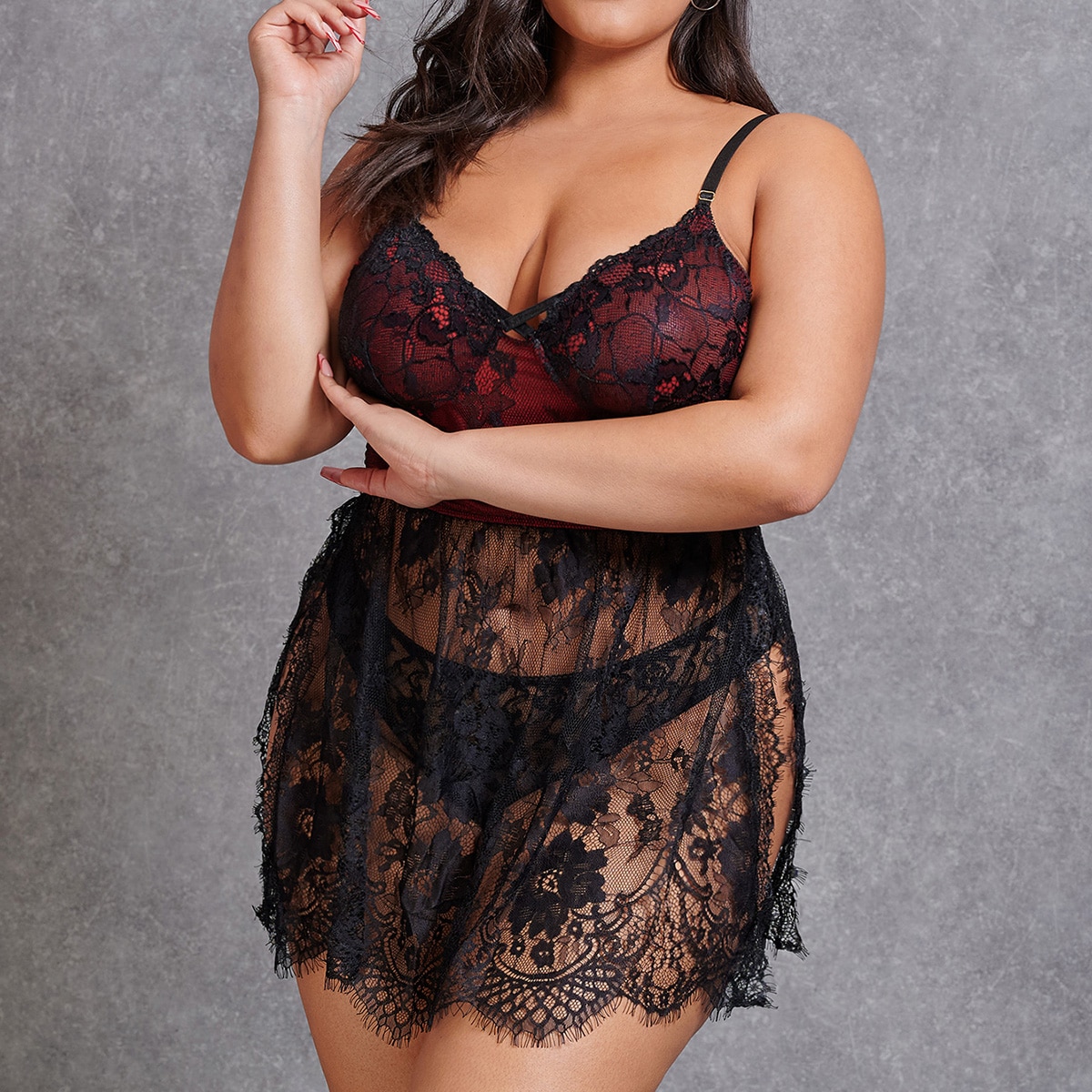 Прозрачная комбинация с кружевом размера плюс