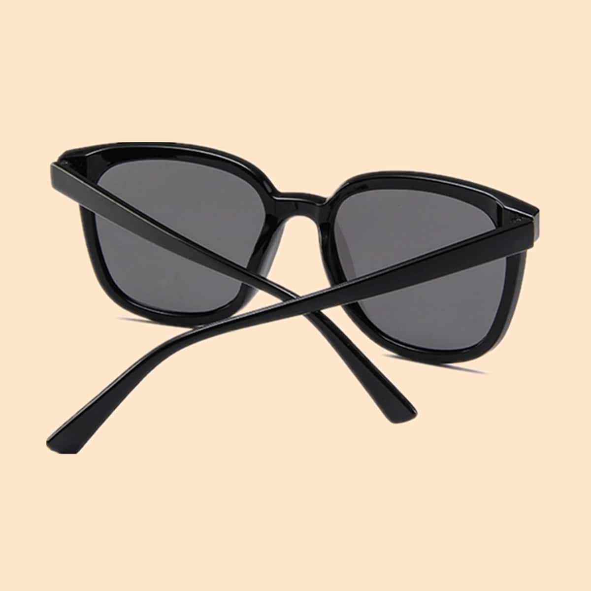 

Guys Square Frame Sunglasses, Grey