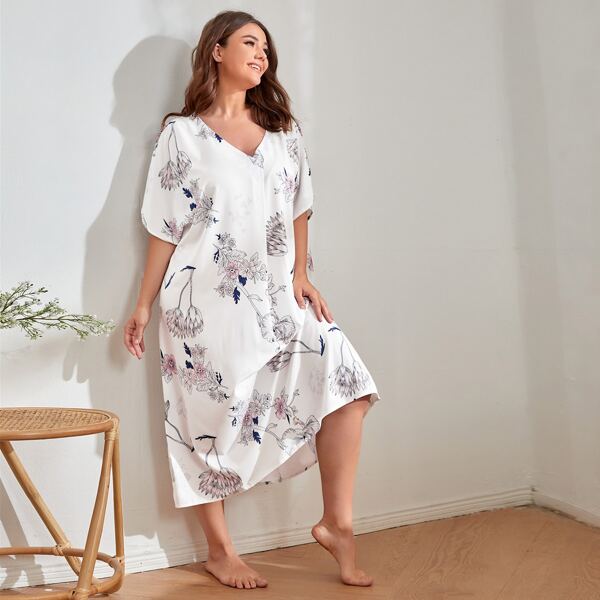 

Plus Floral Print Batwing Sleeve Night Dress, White
