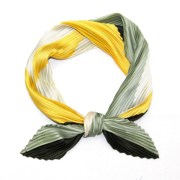 

Geometric Print Pleated Scarf, Multicolor