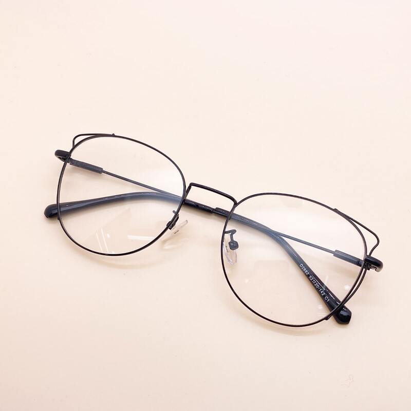 

Simple Frame Eyeglasses