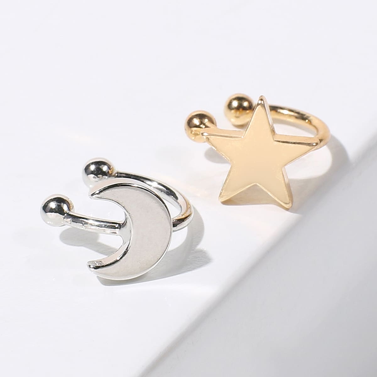 

2pcs Star & Moon Ear Cuff, Multicolor