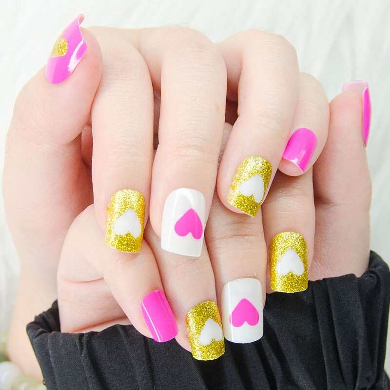 

24pcs Heart Pattern Fake Nail & 1sheet Tape & 1pc Nail File, Multicolor