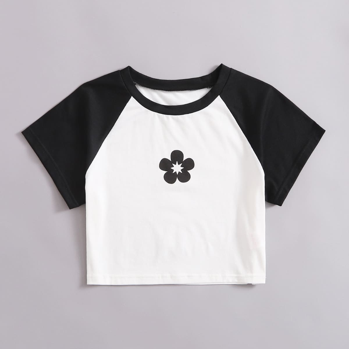 

Floral Raglan Sleeve Crop Tee, Black and white