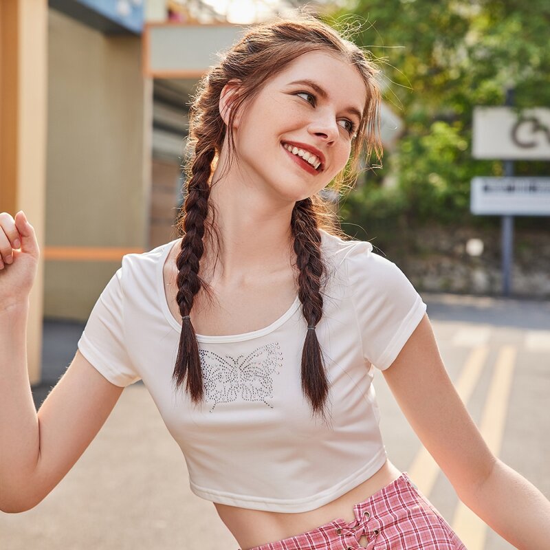 

Scoop Neck Rhinestone Butterfly Crop Tee, White