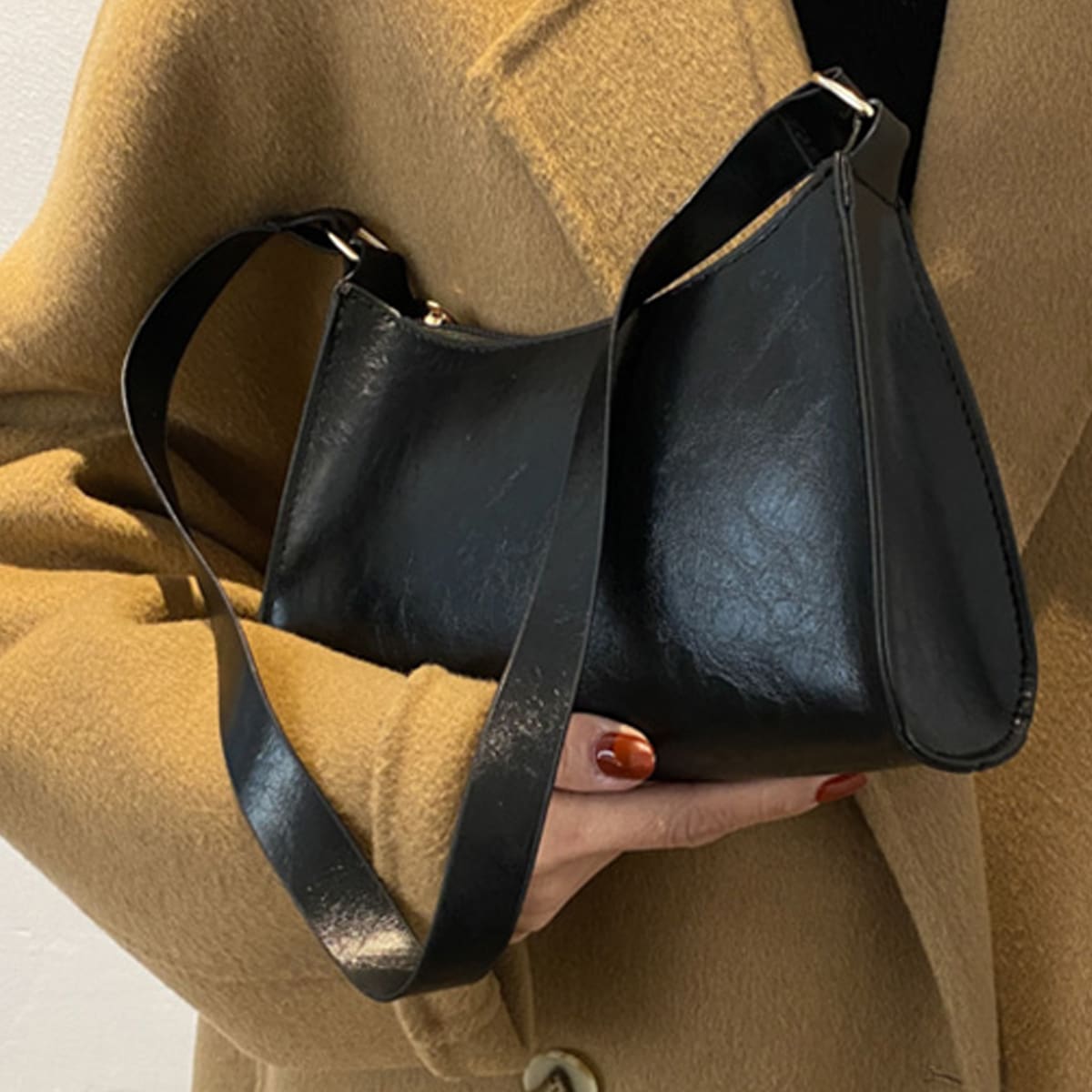 

Solid Baguette Bag, Black