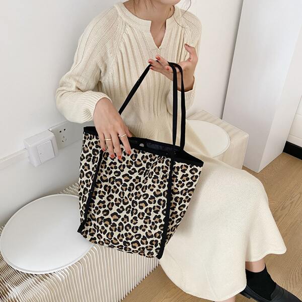 

Leopard Large Capacity Tote Bag, Multicolor