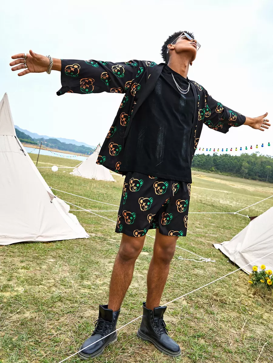 Manfinity 男士滿版卡通和服式外衣和短褲 - 黑色 - 查看 1