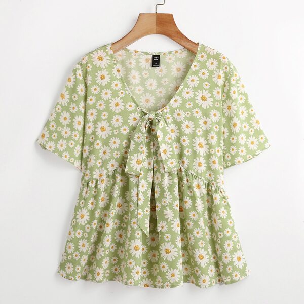 

Plus Allover Floral Print Knot Front Babydoll Blouse, Lime green
