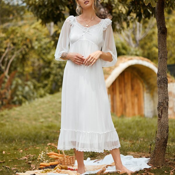 

Sweetheart Neck Contrast Lace Ruffle Hem Night Dress, White