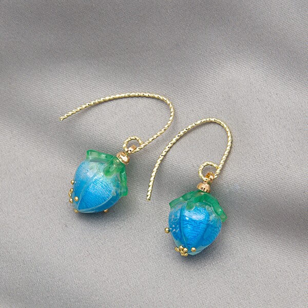 

Bud Design Earrings, Blue