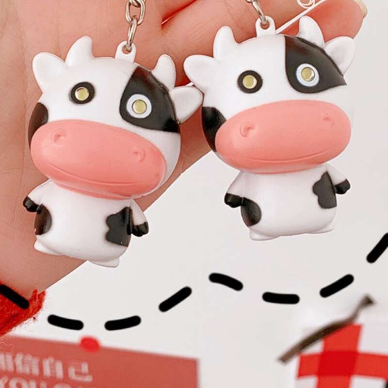 

1pc Cartoon Cow Keychain, Multicolor