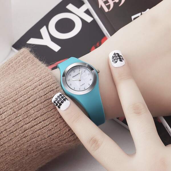 

Round Pointer Quartz Watch